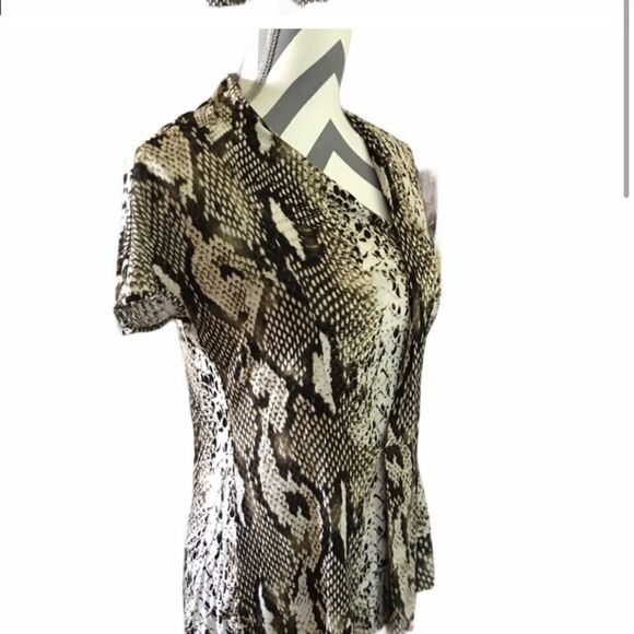Kenneth Cole XS Wrap-Look Reptile Print Top - Picture 2 of 6